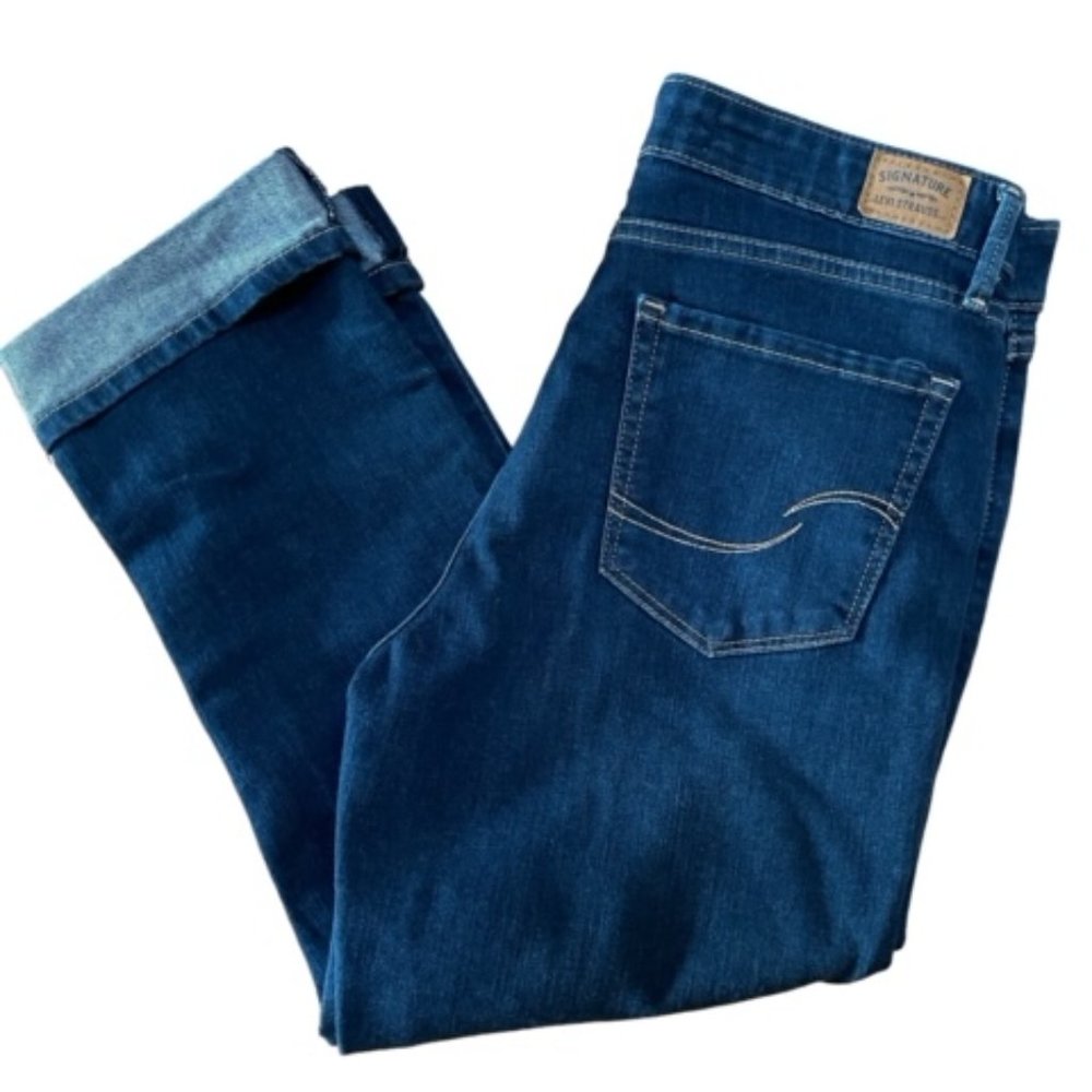 Signature Levi's Strauss capri
